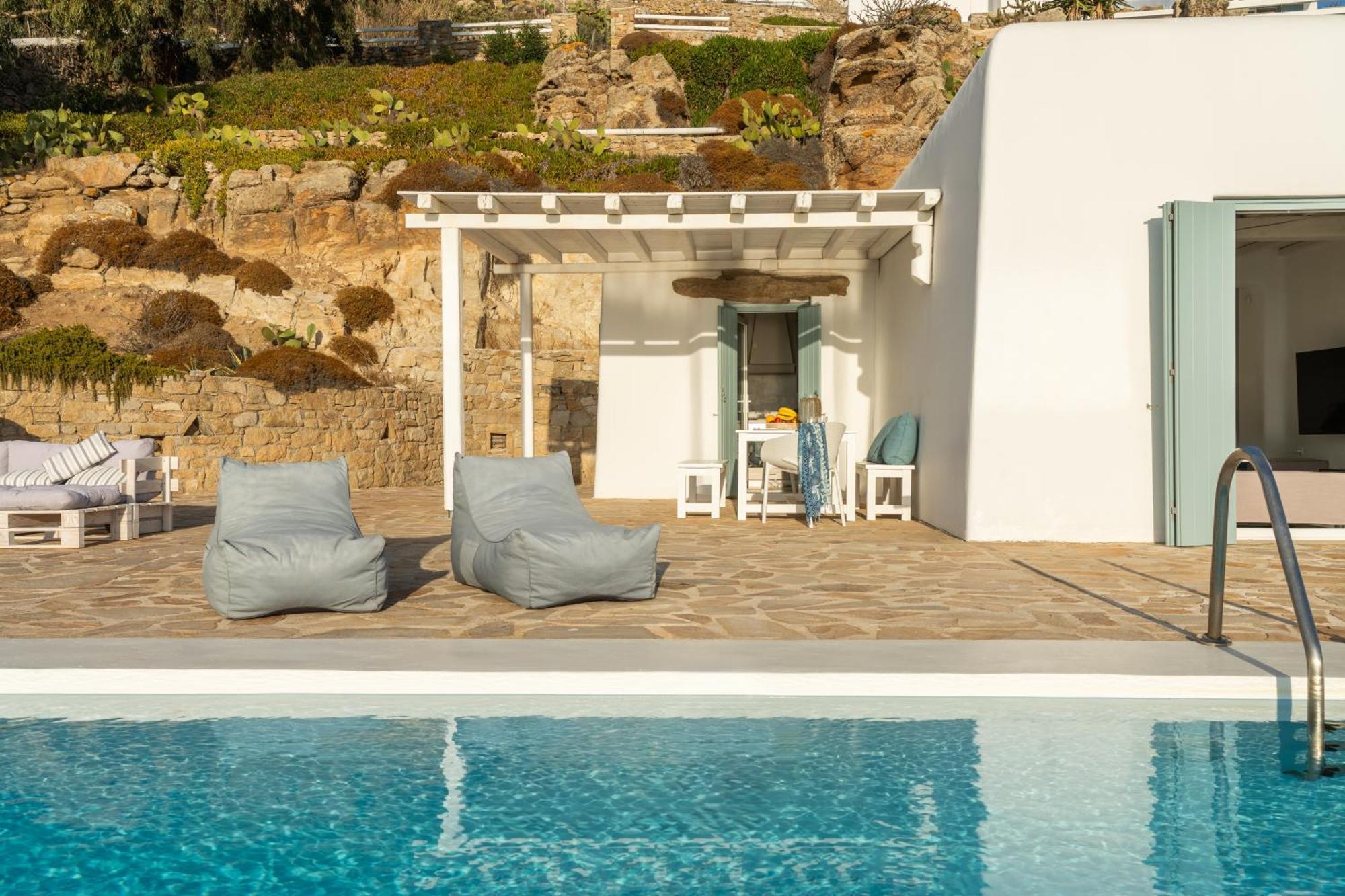 Crystal By Mykonos Mood
